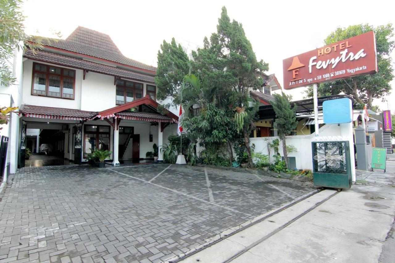 Hotel Fevytra Syariah Yogyakarta Exterior foto